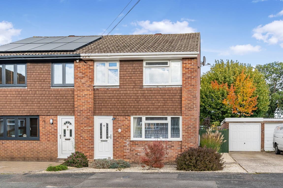 Mull Close, Oakley, Basingstoke, RG23 7LQ