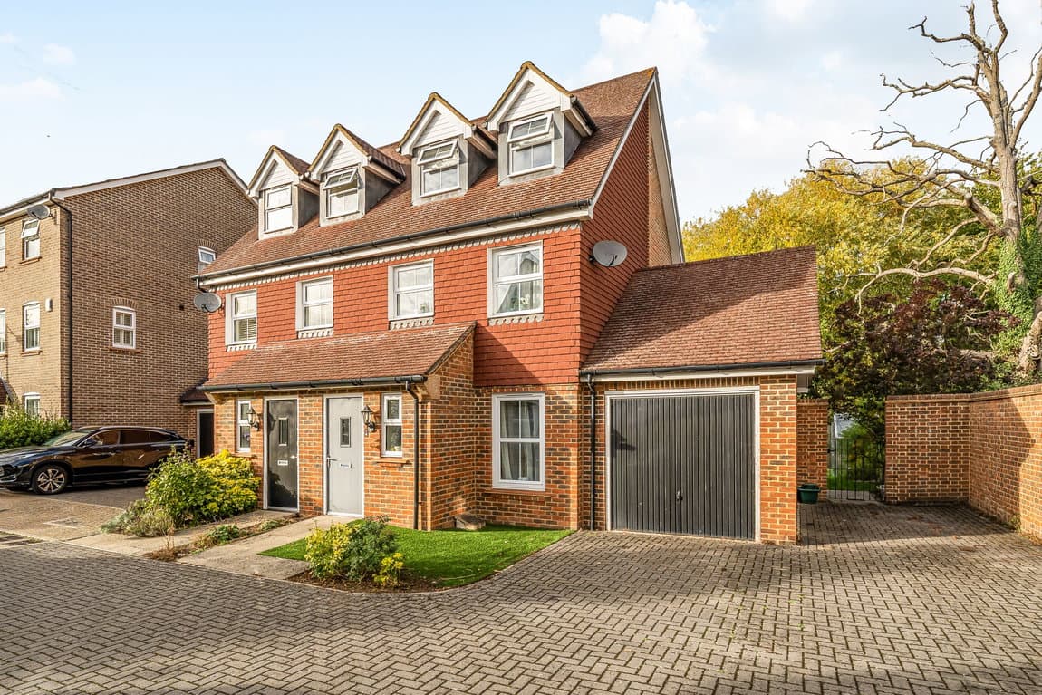 Chilworth Way, Sherfield-on-Loddon, RG27 0FD